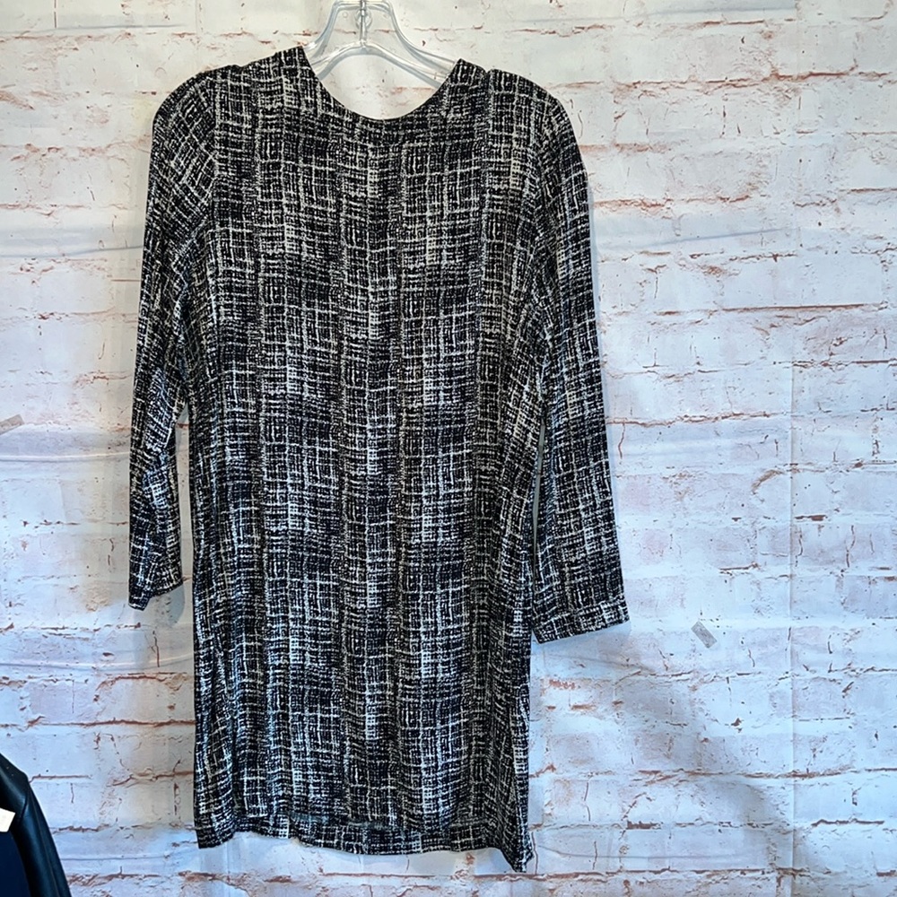 Neuw shift  Womens Medium 10 Black White Tunic Cropped Sleeves dress Keyhole
